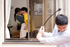 Bắn từng giọt tinh dịch vào người em