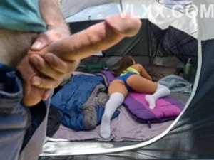 Cách người má trừng phạt cậu anh bồ "đi ngoài" con gái mình