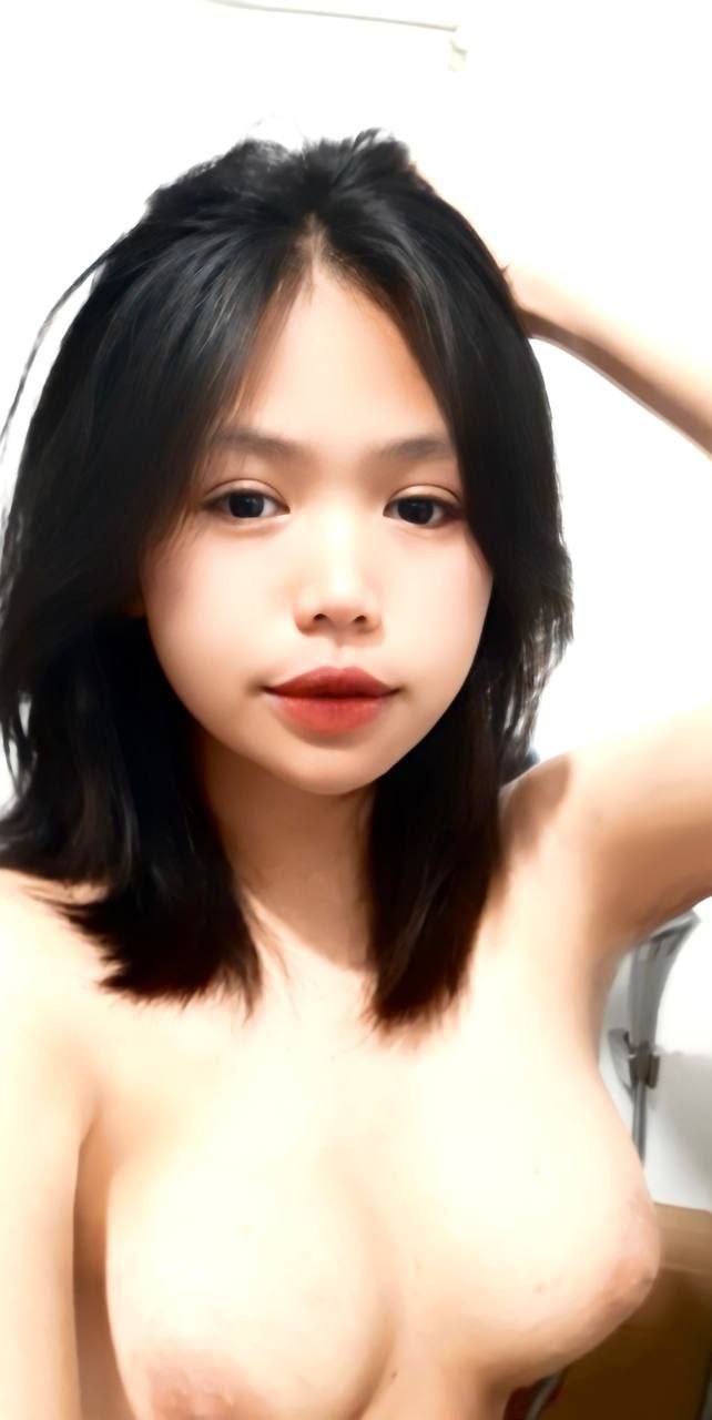 Blow your mind with Mizuki Akai's tantalizing suck job in this horny, dissolute Point of view Japan scene! Let her fleshy gullet and proficient techniques drive you wild! Dirty and dissolute, Insoelnt Mizuki Akai is about to dazzle